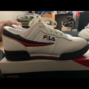 Like New! Men’s Fila Sneakers